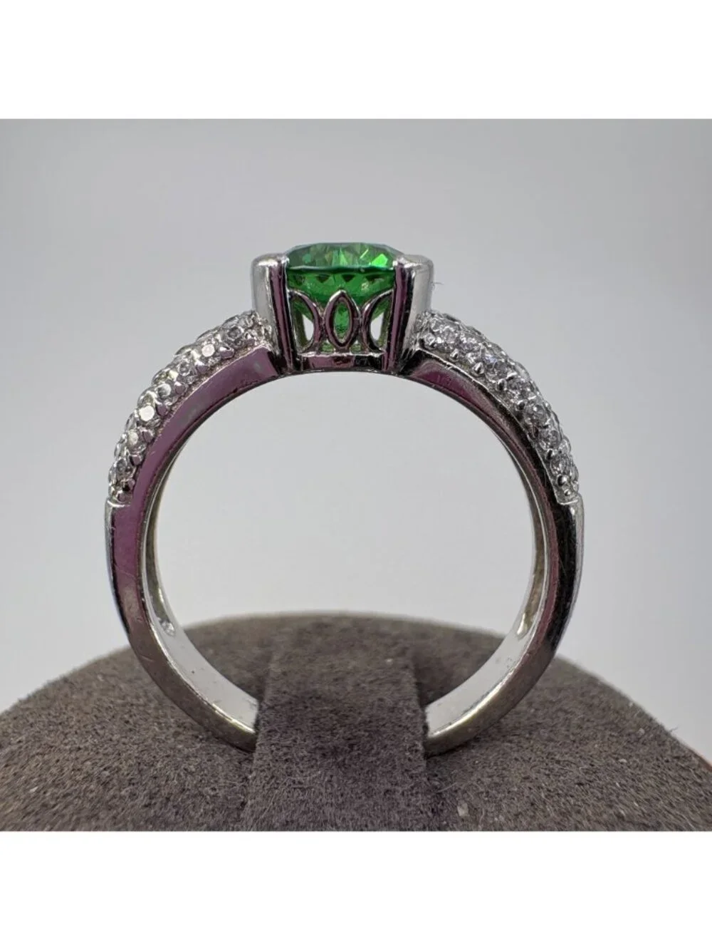 N/A vivid green